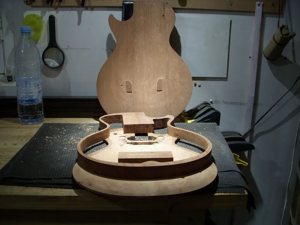 lutherie guitare - modèle Les Paul hollow boddy - luthier Joel Decaix - joeldecaix